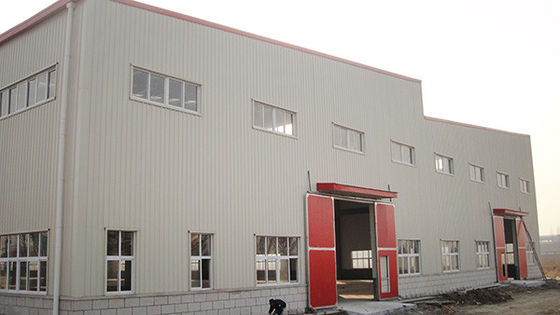 Łatwe w instalacji Budownictwo stalowe Konstrukcja stalowa Niestandardowe budynki metalowe Malowane Galwanizowane