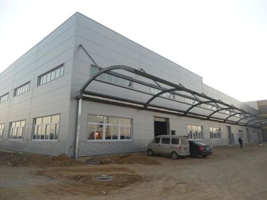 Szkoła konstrukcji stalowych do zastosowań przemysłowych z uniwersalną konstrukcją